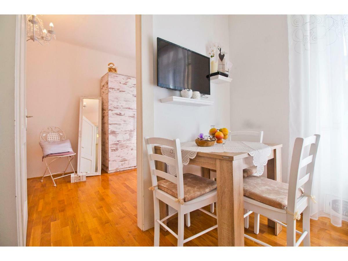 Double A Split Apartment Ngoại thất bức ảnh
